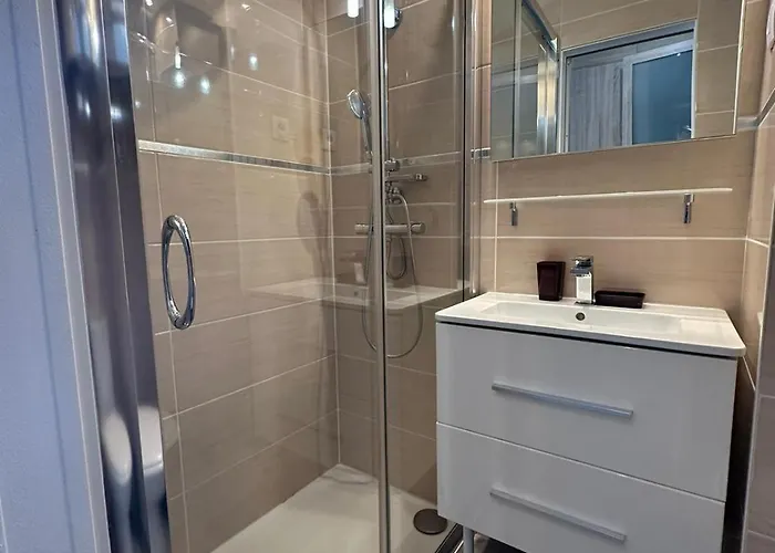 Heliopolis J 201 * آجد